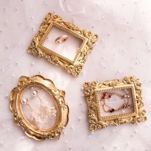 Ins Golden Retro Photo Frame Ornament Vintage Jewelry Positioning Frame Wedding Party Picture Jewelry Display Photography Props