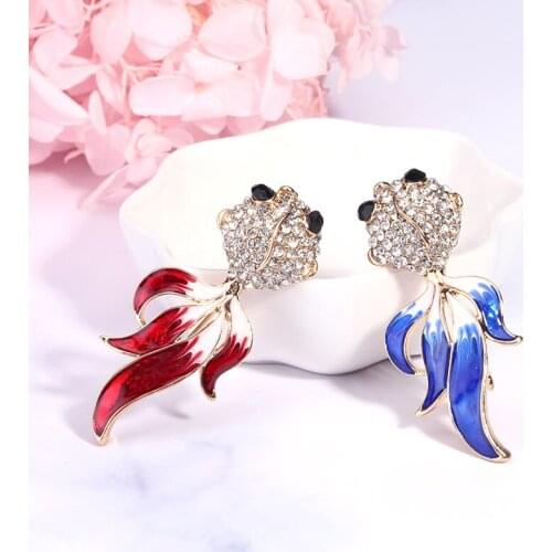 New Arrival Lovely Enamel Goldfish Dolphin Drop Oil Rhinestone Brooches For Women Dress Collar Scarf Clothes Jewelry Gift