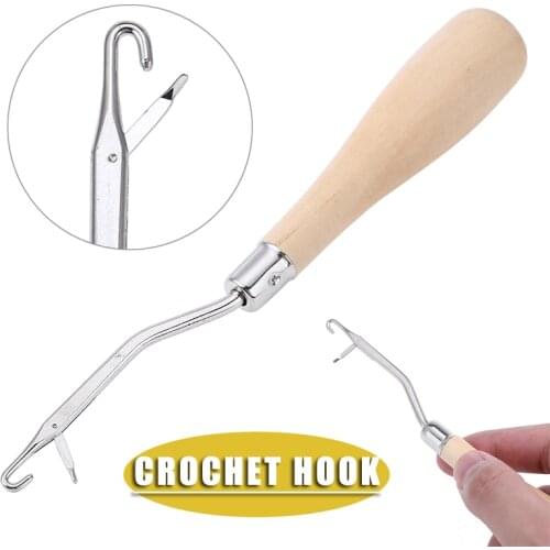 1pc Latch Crochet Hook Wooden Handle Needle Puller Tool For Canvas Mat Rug Craft