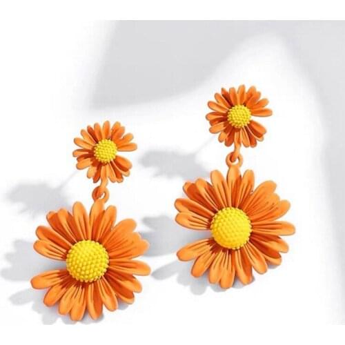 European and American new fashion small daisy temperament simple flower three-dimensional petal earrings Korean wild earrings