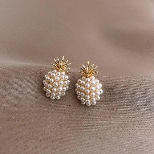 2021 Korean New Fashion Temperament Elegant Pineapple Pearl Earrings Temperament Versatile Small Earrings Elegant Ladies Jewelry