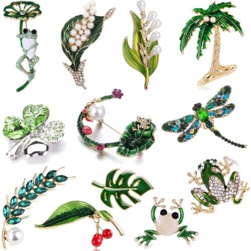 Green Items and Plants Rhinestone Green Frog Lotus Leaf Brooch Unisex Cute Animal Brooch Pin Women Men Dress Coat Accessories
