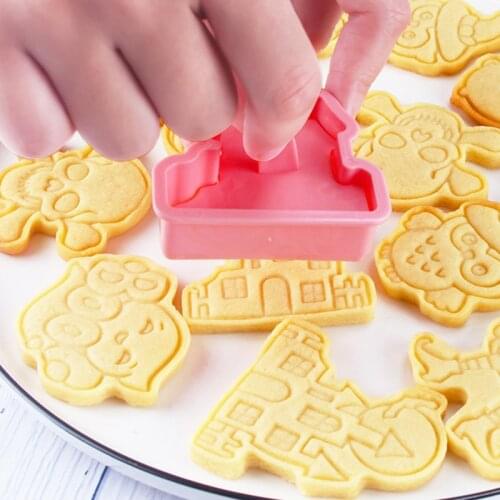 Halloween Cookie Cutter Mold 3D Cartoon DIY Biscuit Mould Practical Kitchen Baking Tools Easy Operation ALI88