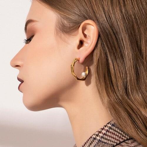 S925 European And American Fashion Retro Temperament Wild Geometric Round Pearl Earrings Female Trend