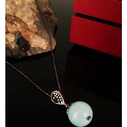 Dr Stone Natural Stone Female Moonstone Rose Gold plated Necklace KRB122 372868311