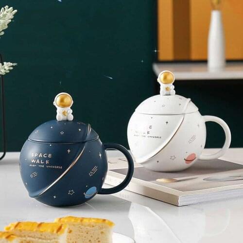 Creative Ceramics Coffee Cup Tea Drinks Wine Milk Water Drinkware Cartoon Astronaut Coffee Mug With Spoon and Lid Christmas Gift