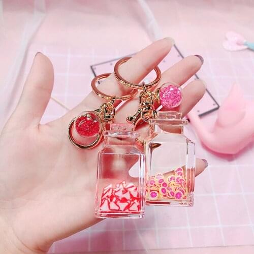 Fashion Liquid Strawberry Quicksand Keyring Floating Fruit Key Ring Acrylic Key Fob Backpack for Women Friend Keychain Gift