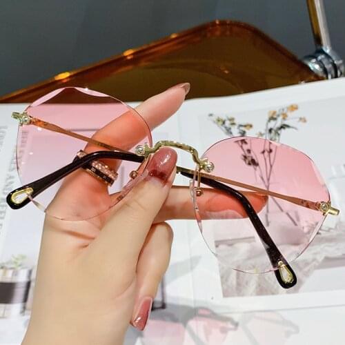 DITUIEO Women's Aviator Sunglasses