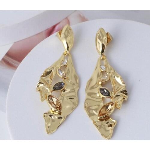 CSxjd New personality Gold color pleated flower inlaid Color rhinestones earring
