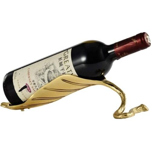 2021 Metal Crafts Creative The leaf shaped Red wine rack For Table Decoration
