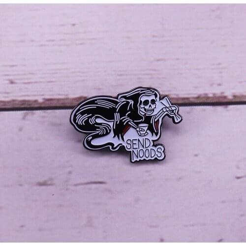 Send noodles ghost pin creative Halloween jewelry