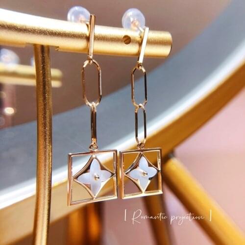 18K import Solid Yellow Gold Jewelry (AU750) Women Fashion Earrings Ear line white shell geometric earrings to modify the face