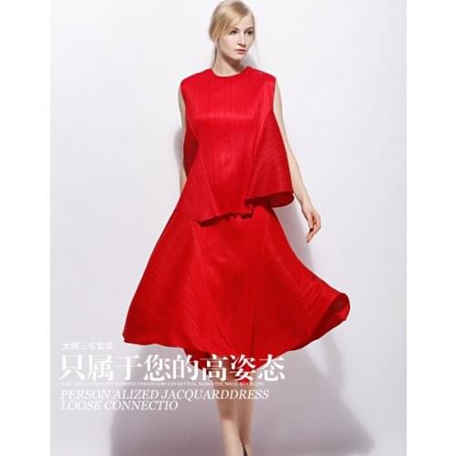 HOT SELLING Miyake The new fold sleeveless pure color loose T-shirt + pleated A skirt two-piece outfit IN STOCK
