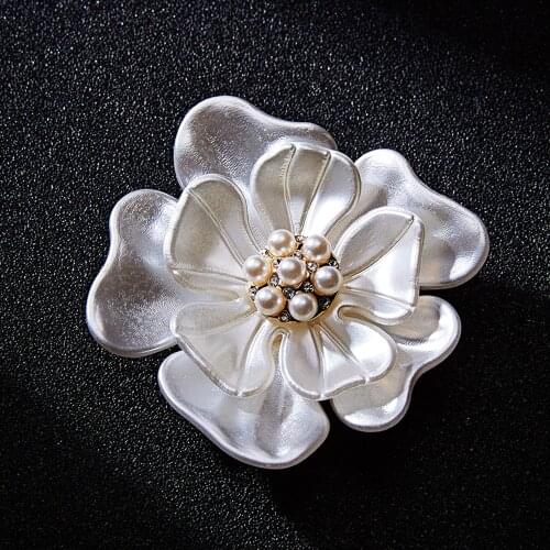 RINHOO Camellia Pin Elegant pearl Flower Brooch Lady Temperament corsage jacket Suit Coat Accessories Wedding Jewelry Gift