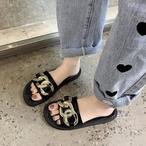 Metal chain fashion slippers womens 2021 summer new high quality versatile flat bottom anti slip split toe sandals