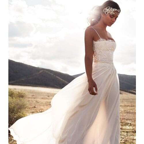 9353# Gorgeous Spaghetti Strap Sleeveless Chiffon Bohemian Lace Wedding Dress Appliques Tulle A Line Bridal Gown Sweep Train