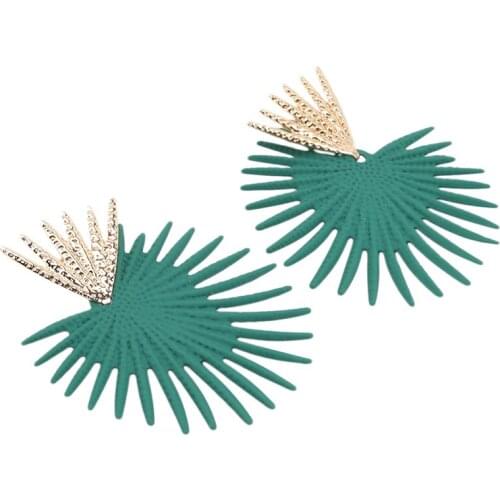 Women Korean Temperament Earrings Simple Fashion Stud Charms Earring Jewelry Personality Domineering Fan-Shaped Earrings