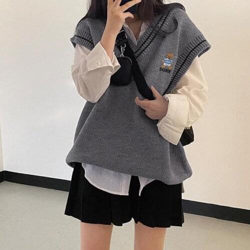 Women Sweater Vest Bear Embroidery V-neck Sweater Vest Womens Loose Sweater Vest Split
