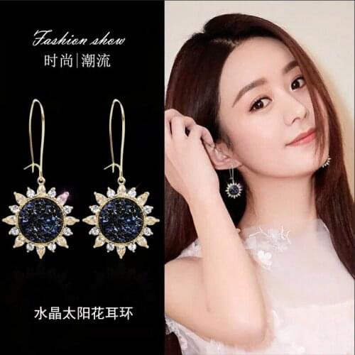 Wholesale Korean Fashion Long Sunflower Earrings Crystal Temperament Wild Sunflower Earrings for Women 2021