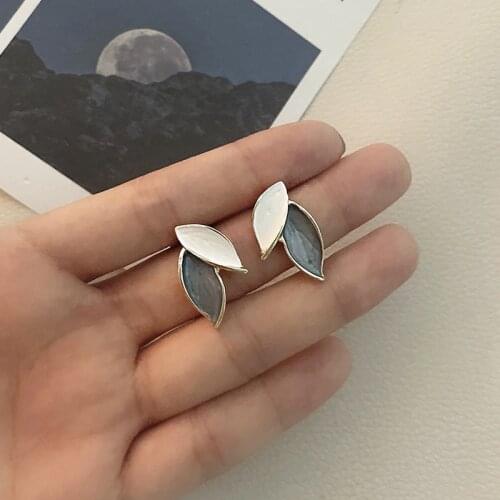 Simple Small Enamel Leaf Clip on Earrings Female Temperament French Ins Leaf Shaped Clip Earrings No Piercing Ears Hole Women