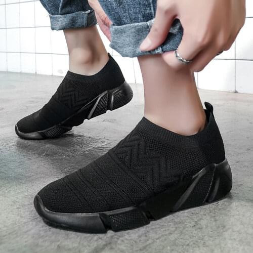 New mens shoes trendy casual comfortable sports shoes mens wild socks shoes lightweight Korean single shoes breathable