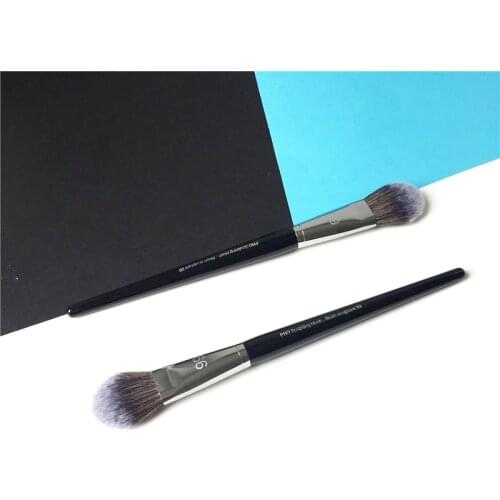 Pro Sculpting Blush Brush #99 - Spade-Like Head for Contouring Blushing powders and Liquids Beauty Makeup Blending Tool