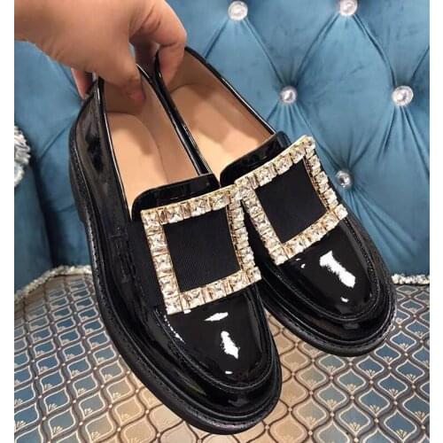 2021 Winter Designer Diamond Loafers Flat Shoes Women Runway Round Top Patent Leather Shoes Lady Office Walk Flat Shoes