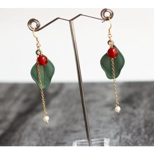 Leaf Natural Freshwater Pearls Gold Color Womens Long Hanging Dangle Hook Earrings Accessories Female Fashion Jewelry YEA213