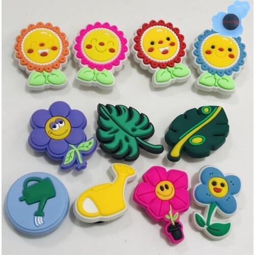 New Arrival 1pcs PVC Sunflower Leaf Girls Shoes Accessories Garden Shoe Decorations Fit Croc Jibz Charm Kids Party Presents
