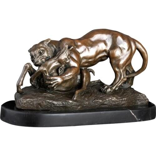 DW-053 Bronze Metal Animal Art Decor Wild Animal Tiger Fighting With Deer Statue Sculpture Tigher Figurines For Home Decoration