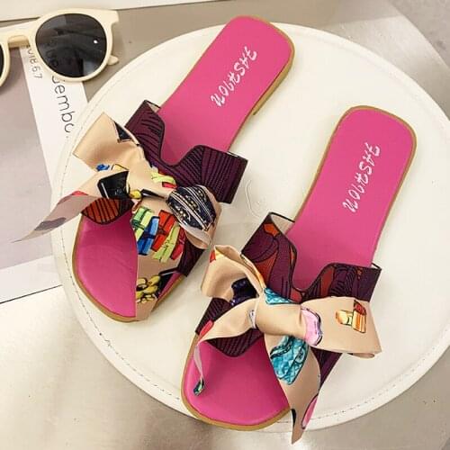 2021 New Summer Fashion Hot Sandals Slippers Women Bow Flat Square Heel Outdoor Flip-flops Beach Shoes Female Soft Slides