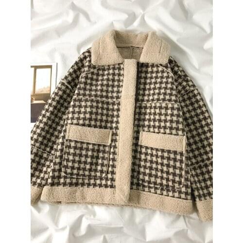 Autumn and winter thickened warmth imitation lamb wool jacket women 2021 loose retro plaid casual wild short temperament top