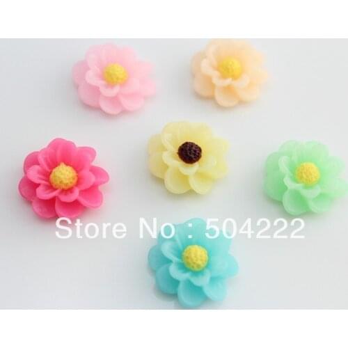 Set of 100 pcs Resin sun flower Deco cabochons Flatbacks 18mm cameo covers- Bobby Pins, Flower Rings, Pendants