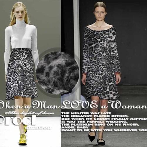 Italian high-fashion catwalk leopard coat sweater knitted wool fabrics fashion apparel and garment polyester / wool blended fabr
