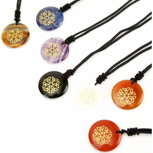 Factory sells semi precious stone Triqueta symbols Round Pendant Necklaces For healing Stones