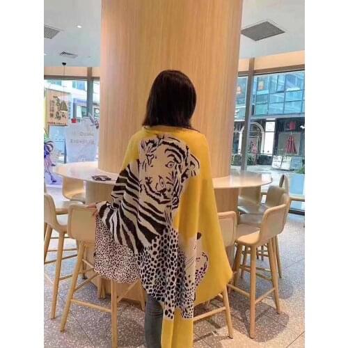 Winter fashion warm sjaal,twill cotton tiger print head scarf,animal print leopard scarf,cape femme shawls wraps,foulard girls