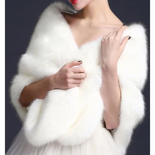 New Autumn Winter Faux Fur Coats Luxury Fox Fur Imitation Faux Fur Poncho Bridal Wedding Dress Shawl Capes Women Vest Coat Mw345