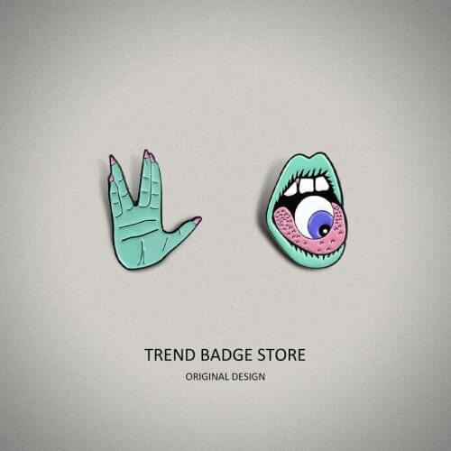 Punk Wind Thriller Personality Mouth Contains Eyeball Green Magic Palm Originality Brooch Enamel Label Pins Shirt Badge