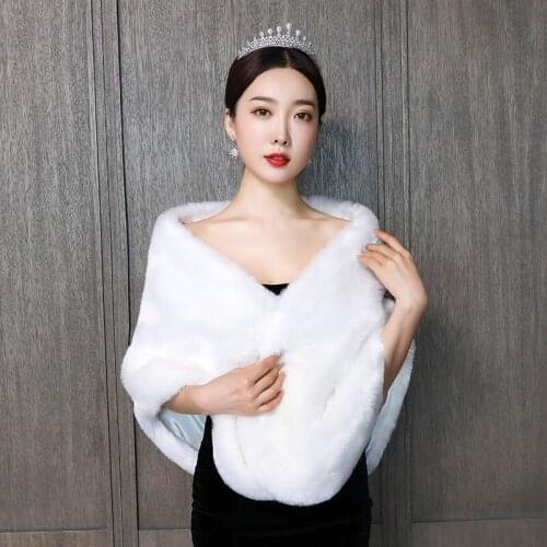 2020 Wedding Bolero Jacket Winter Wedding Wrap Warm faux fur Stoles Bridal Coat Accessories Wedding Cape Coat