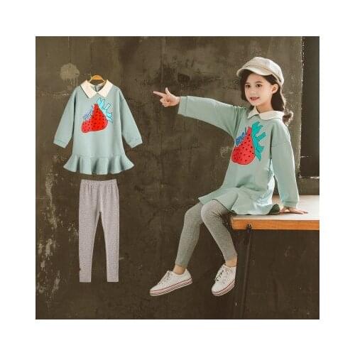 Spring style new children suit girl baby cartoon strawberry printing suit in the big childrens sweater leggings two-piece suit