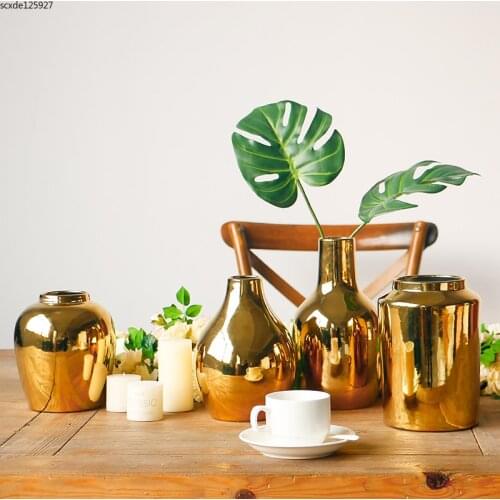 European-style Golden Ceramic Small Vase Gilded Flower Arrangement Container Room Countertop Flower Vase Home Wedding Decoration
