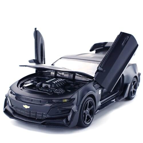 1: 32 simulation komaro car model alloy acousto optic car model car model ornaments childrens toys birthday gift black car