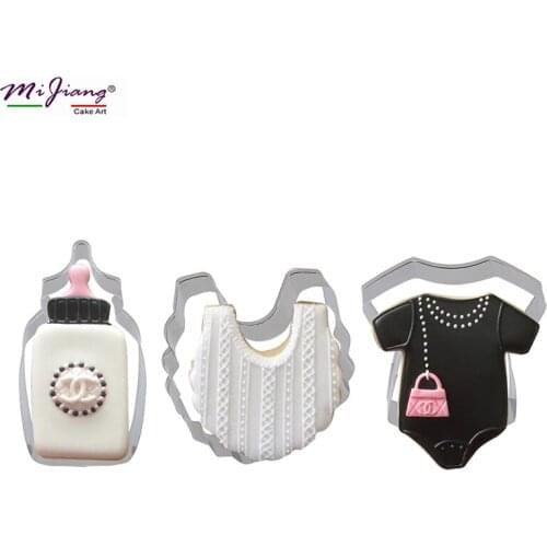 Stainless Steel Baby Bib Feeder Clothes Cookie Cutter Slicer DIY Biscuit Mould Stamp Fondant Pastry Cake Decoration Tools S7024