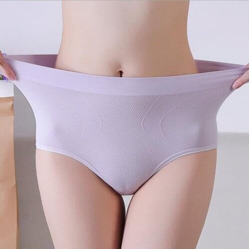 Woman underwear Sexy buttock cotton underpants Non-trace soft eamless multi - color optional