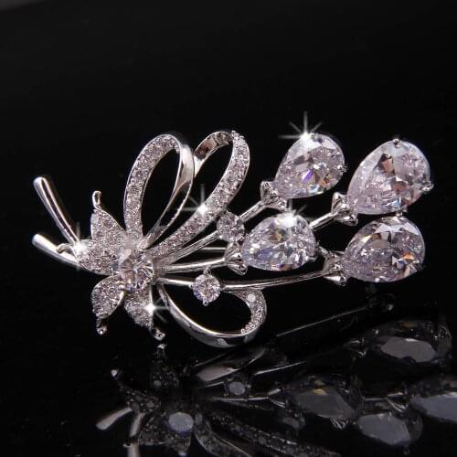 2020 New Arrival Brooch Flower Brooches Multiple styles lady pins mosaic Rhinestone pearl pins and broche for women