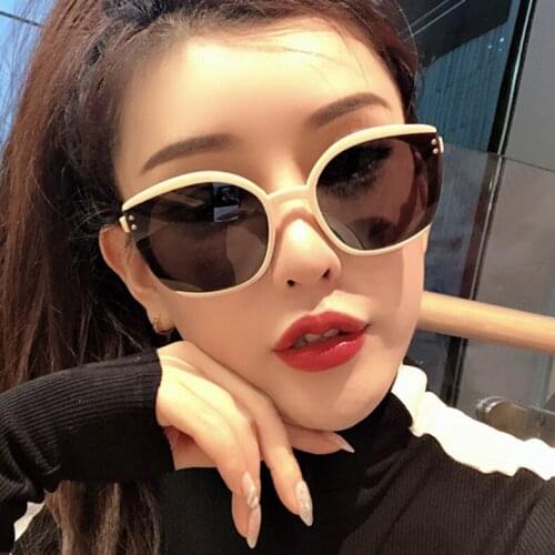 Vintage Oversized Round Sunglasses Women Brand Designer Cat Eye Retro Black Frame Men Sun Glasses for Women Female UV400 Shades