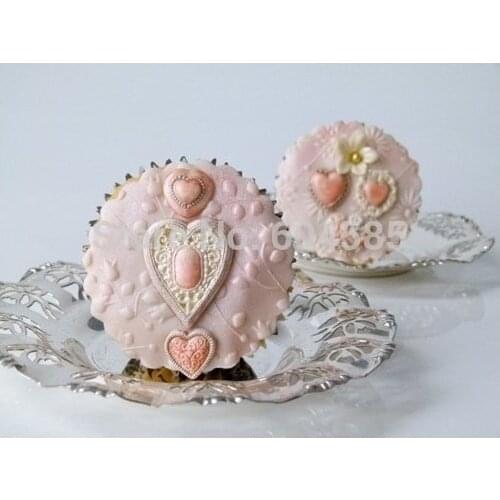New Floral lace FILIGREE HEART EMBOSSED frame pendant Silicone Mould cupcake topper icing mold for Cake Decorating