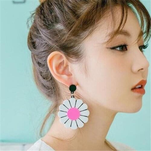 Fashion Big Acrylic Flower Stud Earrings For Women Geometric Round Daisy Flowers Earring Fashion Jewelry Female