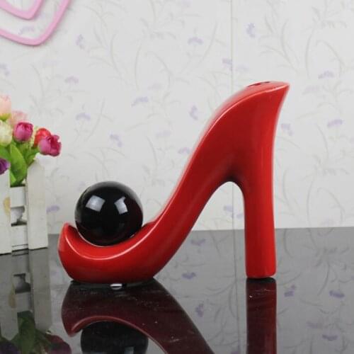 CERAMIC RED HIGH-HEELED SHOES VASE HOME DECOR CRAFTS ROOM DECORATION HANDICRAFT ORNAMENT PORCELAIN FIGURINES WEDDING DECORATIONS