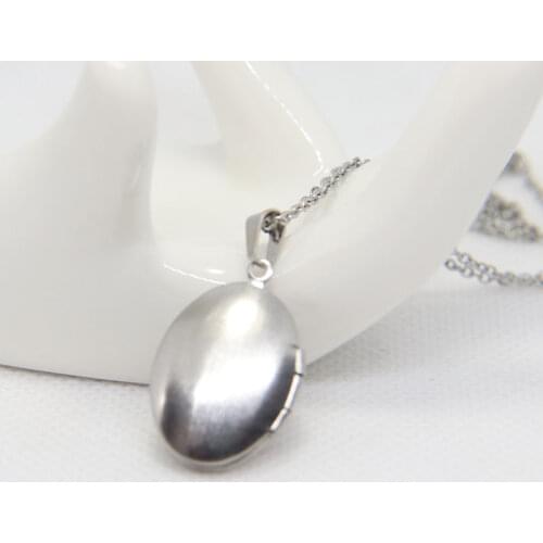 1 smooth Oval locket Pendant Necklace Photo Box Glossy Pendant Ladies Men Fashion Memorial Jewelry Photo Frame Necklace Gift